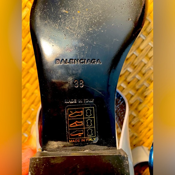 Balenciaga Gray T-Strap Studded Agneau Leather Flat Sandals Sz 38 - Picture 6 of 7